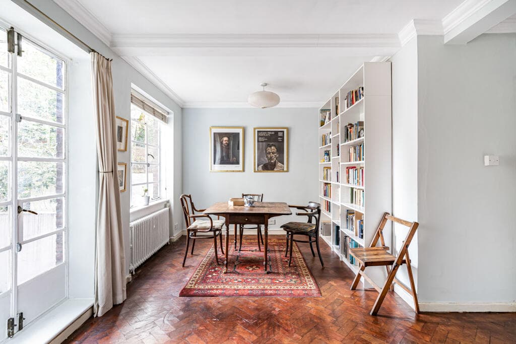 Studio apartment for sale in Shepherds Bush Road, London, W6