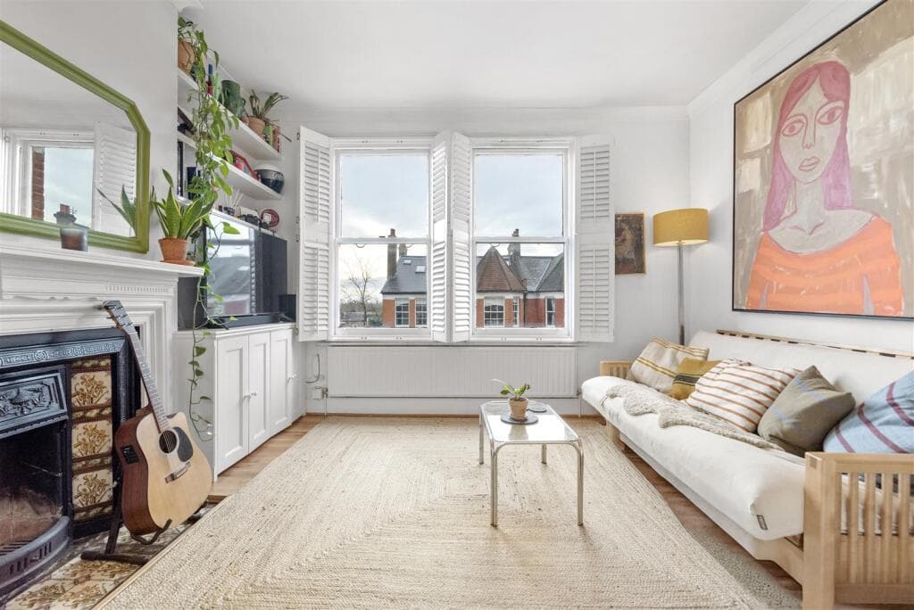 1 bedroom flat for sale in Quernmore Road, Stroud Green, N4