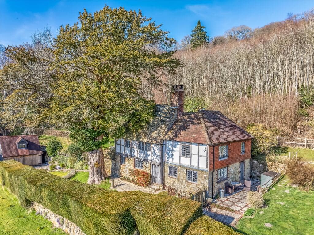 4 bedroom detached house for sale in Hollycombe Lane, Linch, West Sussex, GU30