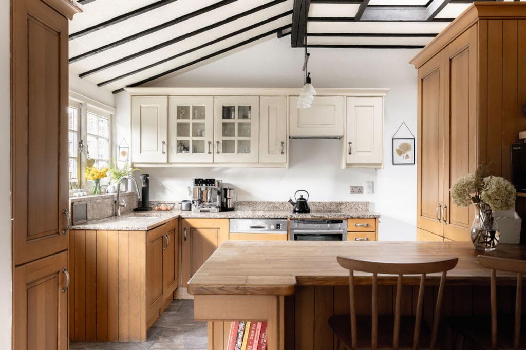 3 bedroom end of terrace house for sale in Water End, Hertfordshire HP1