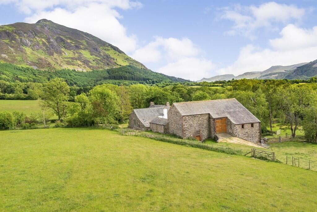 6 bedroom farm house for sale in Moss Side, Bassenthwaite, Keswick, Cumbria, CA12 4QZ, CA12
