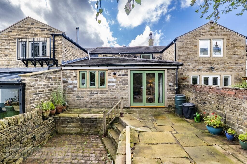 2 bedroom terraced house for sale in High Street, Golcar, Huddersfield, West Yorkshire, HD7