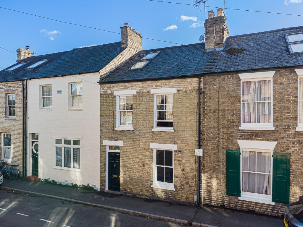 4 bedroom terraced house for sale in Benson Street, Cambridge, CB4