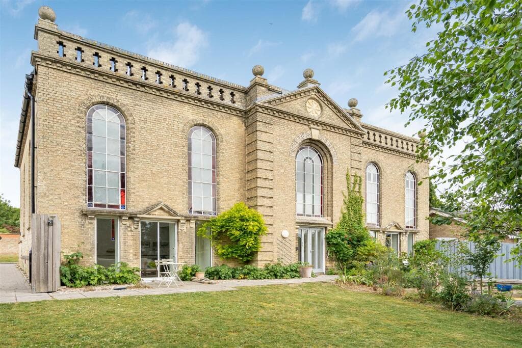 5 bedroom detached house for sale in Mill Lane, Burwell, Cambridge, CB25