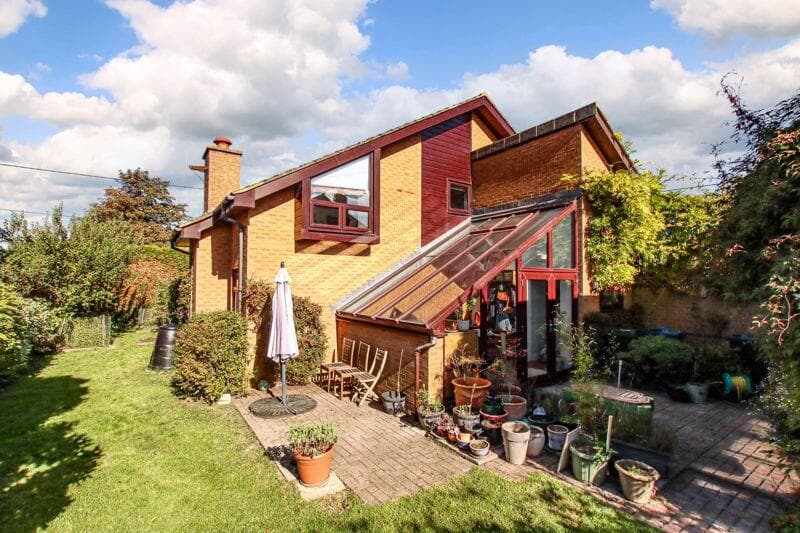 3 bedroom detached house for sale in Lower Icknield Way, Great Kimble , HP17