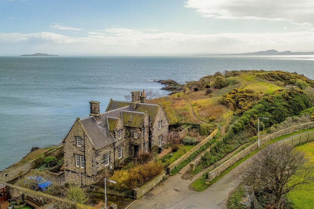 5 bedroom detached house for sale in Lammerlaws, Burntisland, KY3
