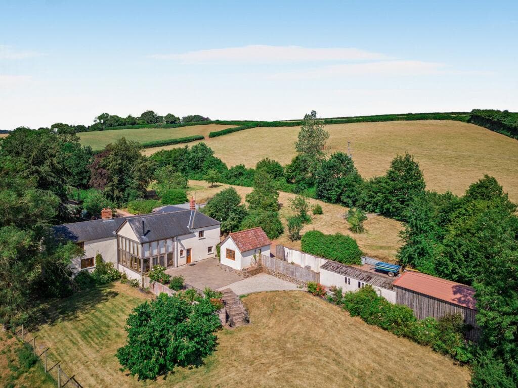 5 bedroom detached house for sale in Washfield, Tiverton, Devon, EX16