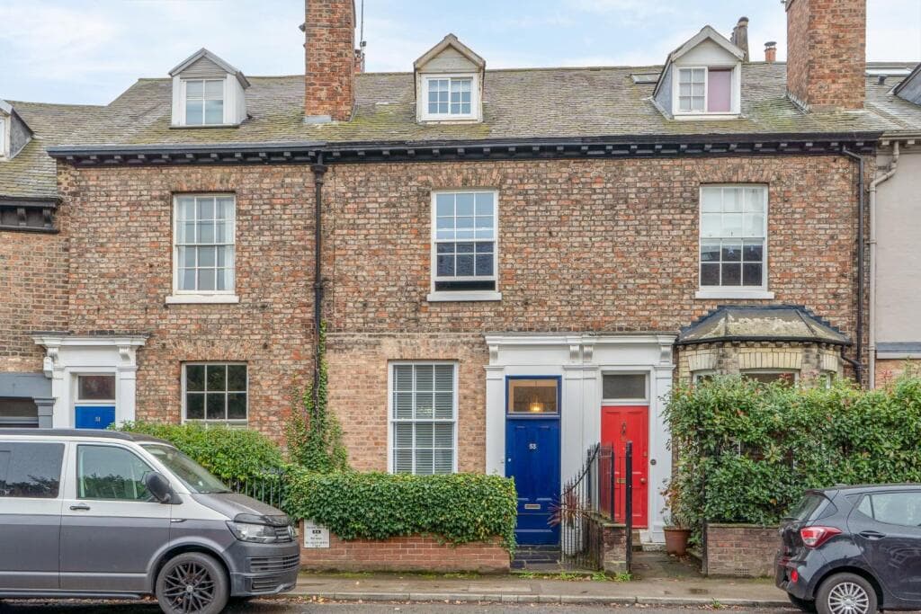 4 bedroom terraced house for sale in Holgate Road, York, YO24