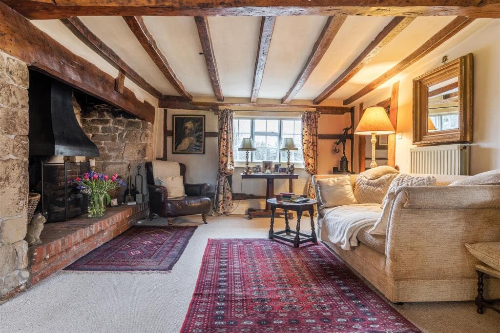 3 bedroom detached house for sale in Uphill, Urchfont, SN10