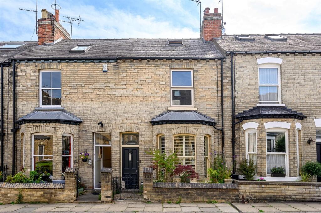3 bedroom town house for sale in Scott Street, Bishopthorpe Road, York YO23 1NS, YO23