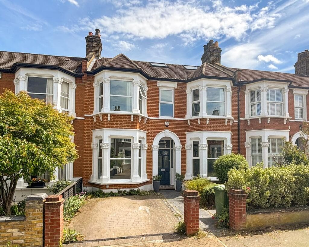 5 bedroom terraced house for sale in Minard Road, Catford, SE6