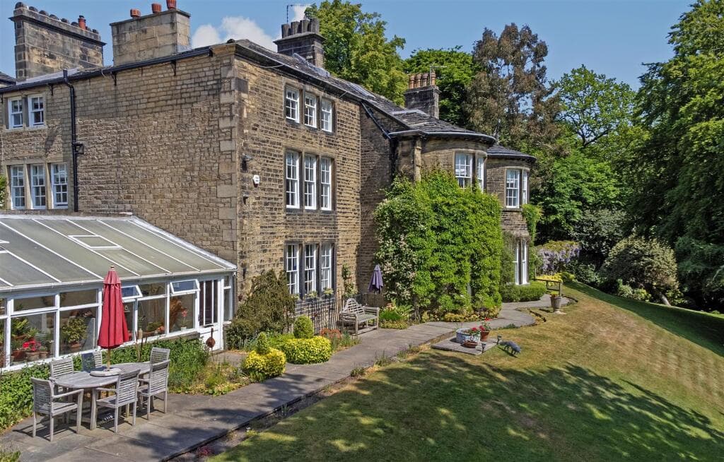 9 bedroom detached house for sale in Brockwell House and Cottage, Brockwell Lane, Triangle, Sowerby Bridge, HX6 3PQ, HX6