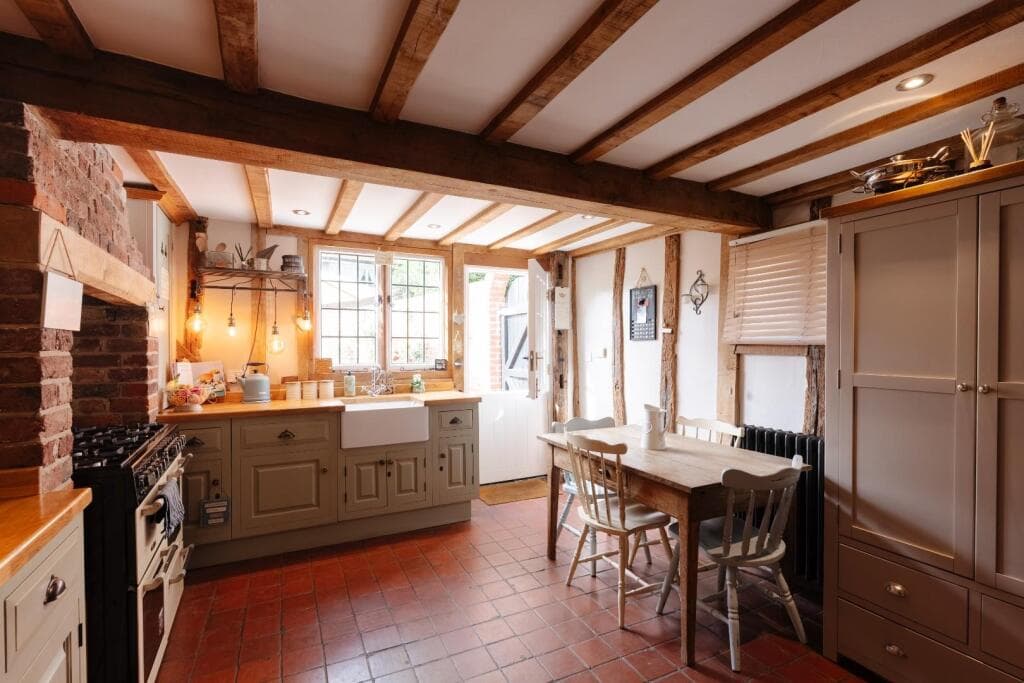 2 bedroom semi-detached house for sale in Lexden Road, Colchester, CO3