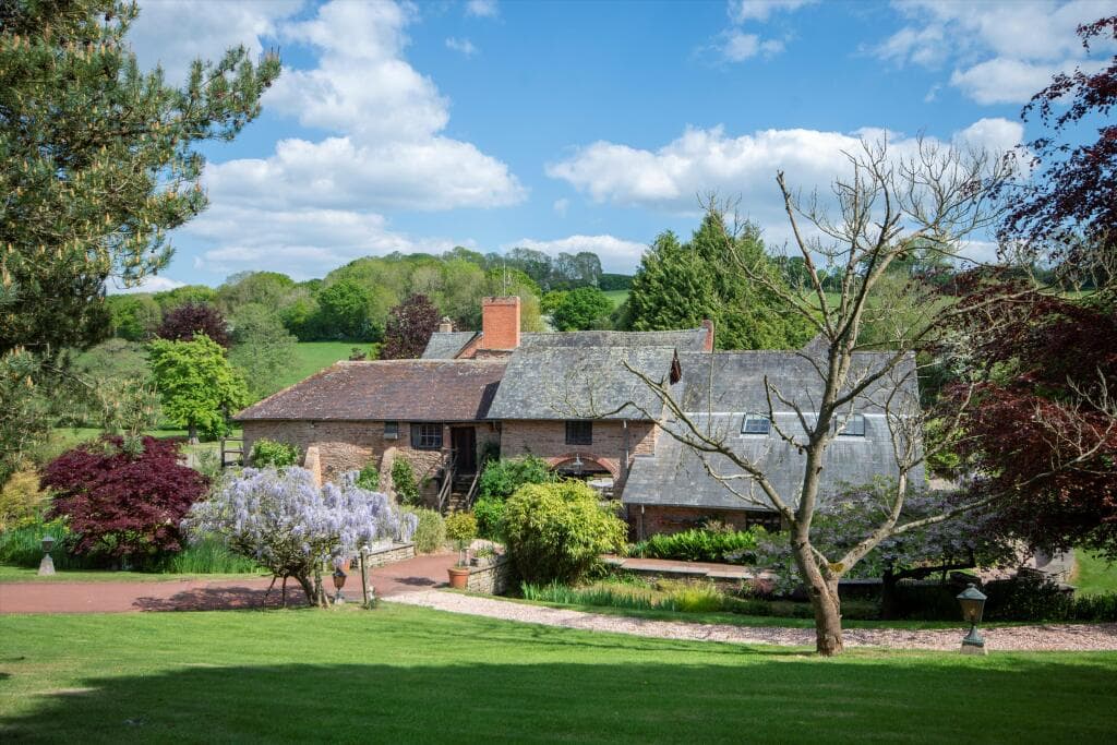 5 bedroom detached house for sale in Ford Abbey, Pudleston, Herefordshire. HR6