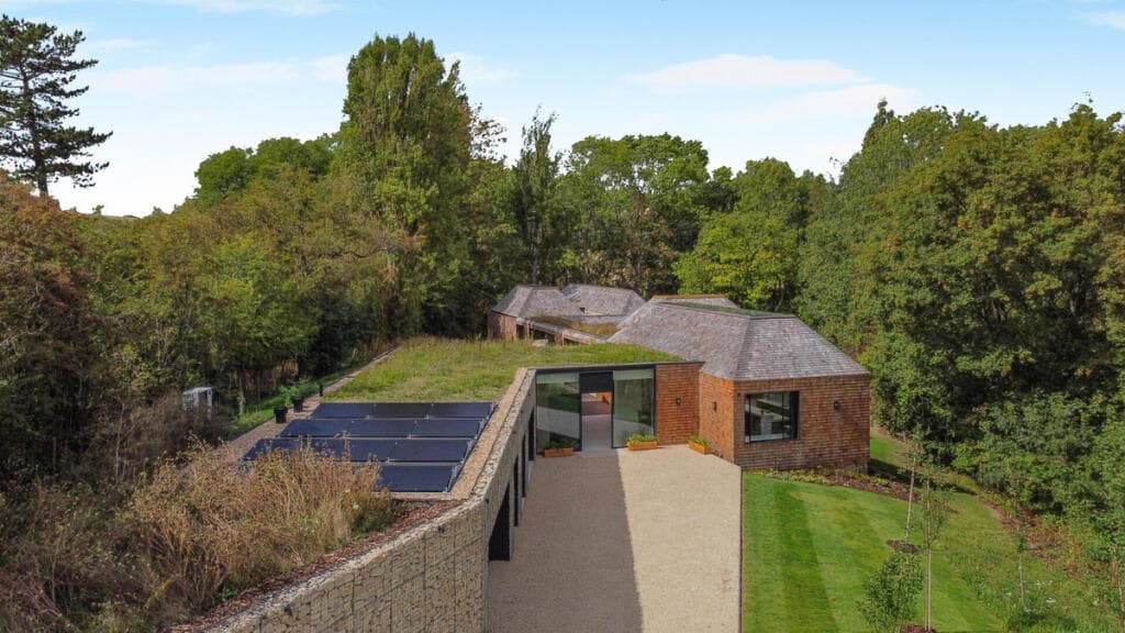 5 bedroom detached house for sale in Bordon Hill, Stratford upon Avon, Warwickshire CV37 9RX, CV37