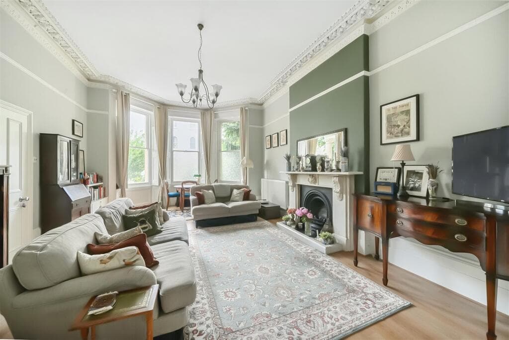 1 bedroom apartment for sale in Grove Road, Surbiton, KT6