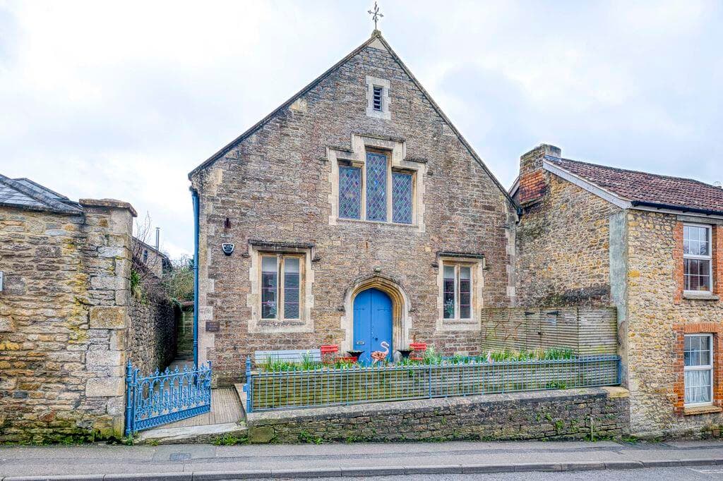 6 bedroom detached house for sale in Unique 6 bedroom detached property on Bruton High Street, BA10