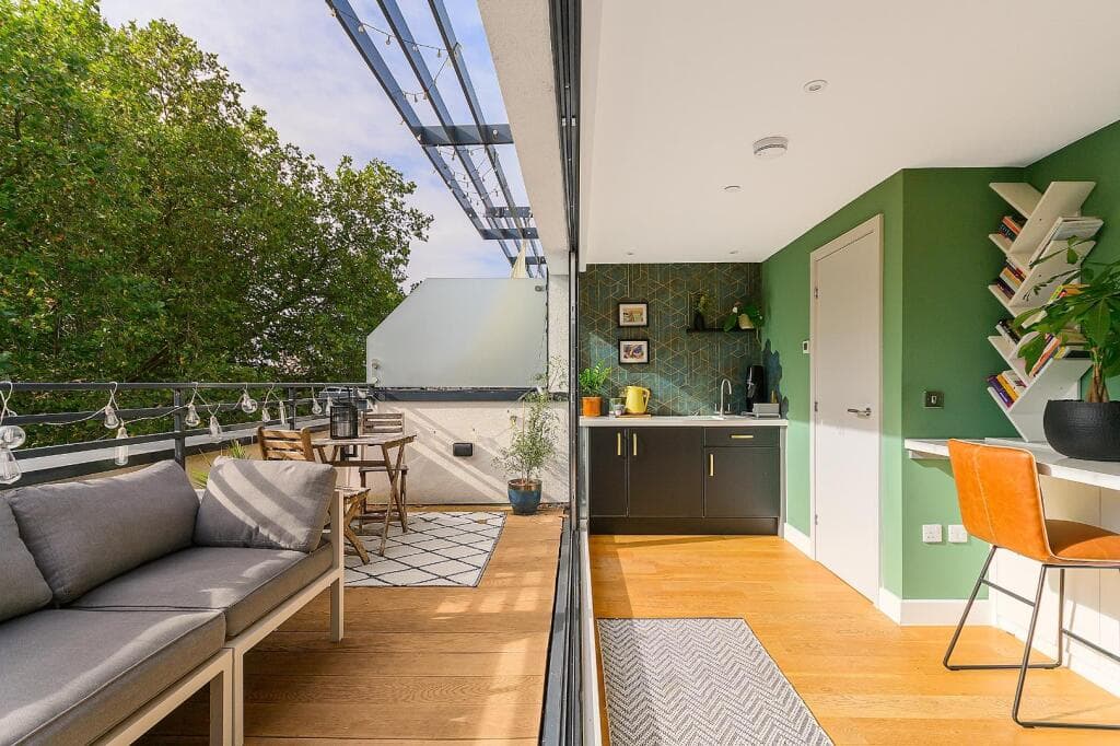 5 bedroom terraced house for sale in Lydstep Terrace, Southville, BS3