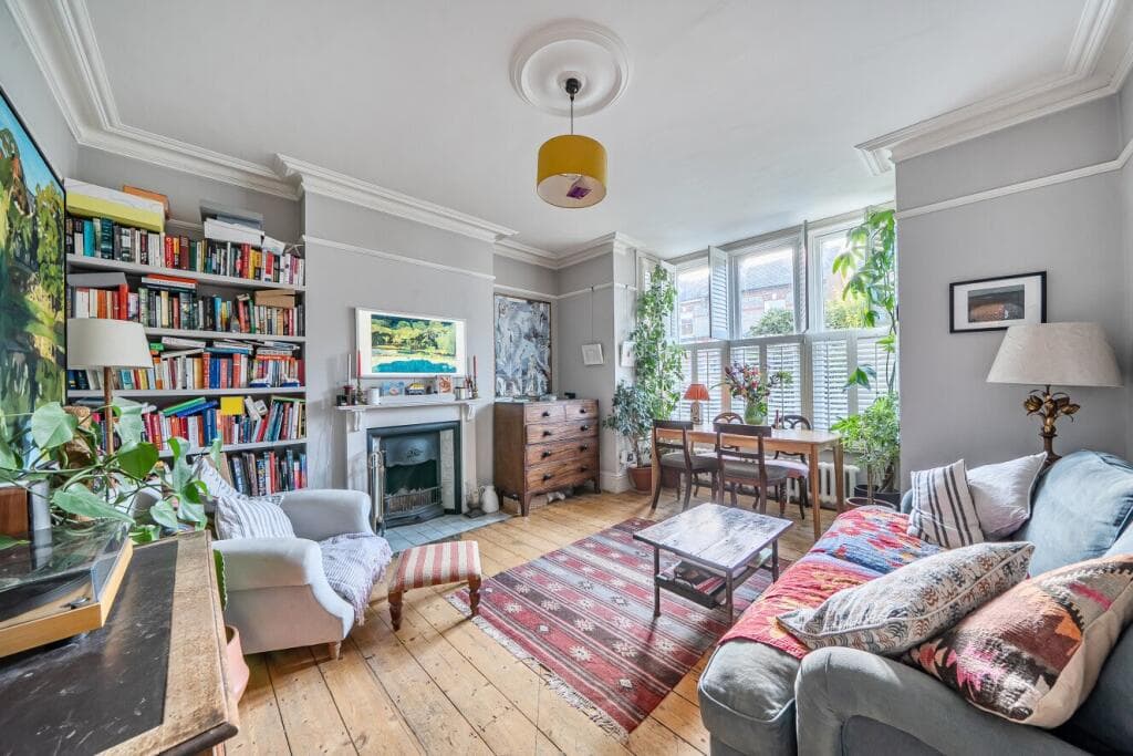 1 bedroom flat for sale in Carden Road, Nunhead, London, SE15