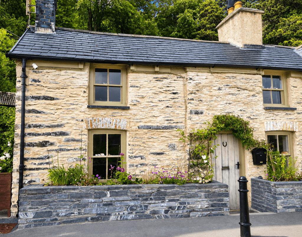 2 bedroom end of terrace house for sale in Pont ar Ddyfi, Machynlleth, SY20