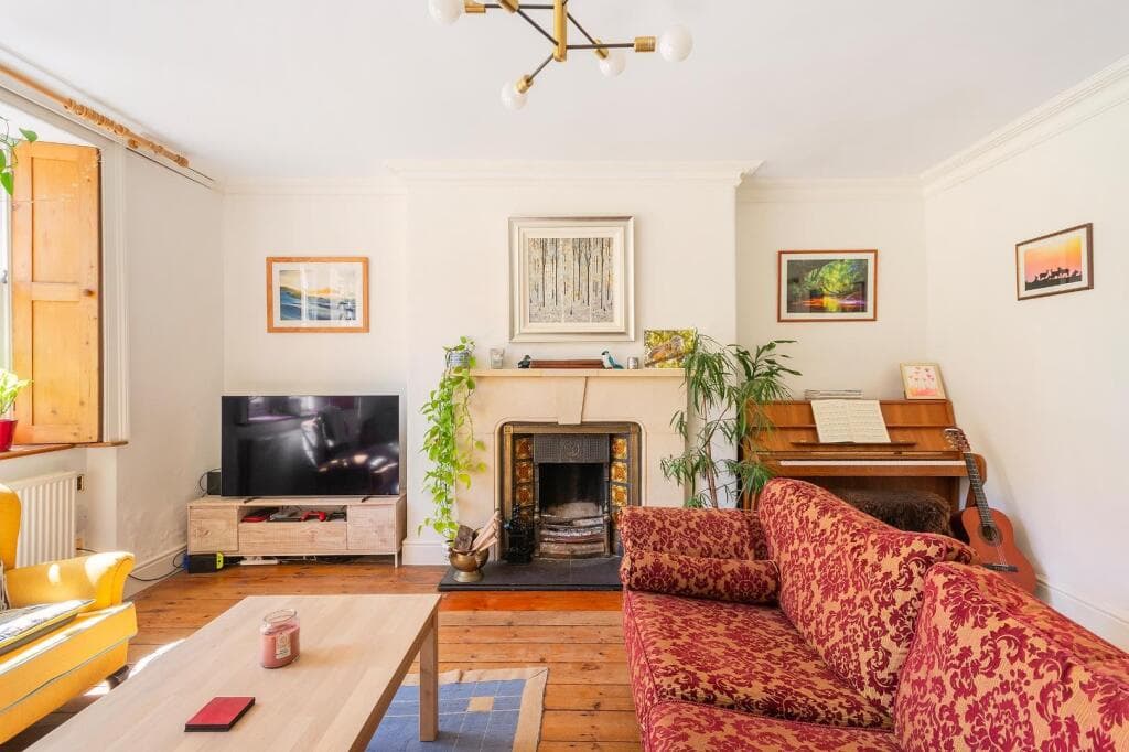 2 bedroom flat for sale in Apsley Road, Clifton, BS8