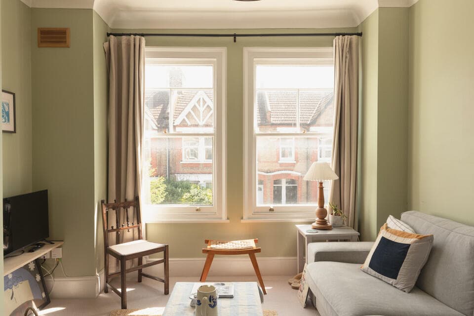 2 bedroom flat for sale in Surrey Road, Nunhead, SE15