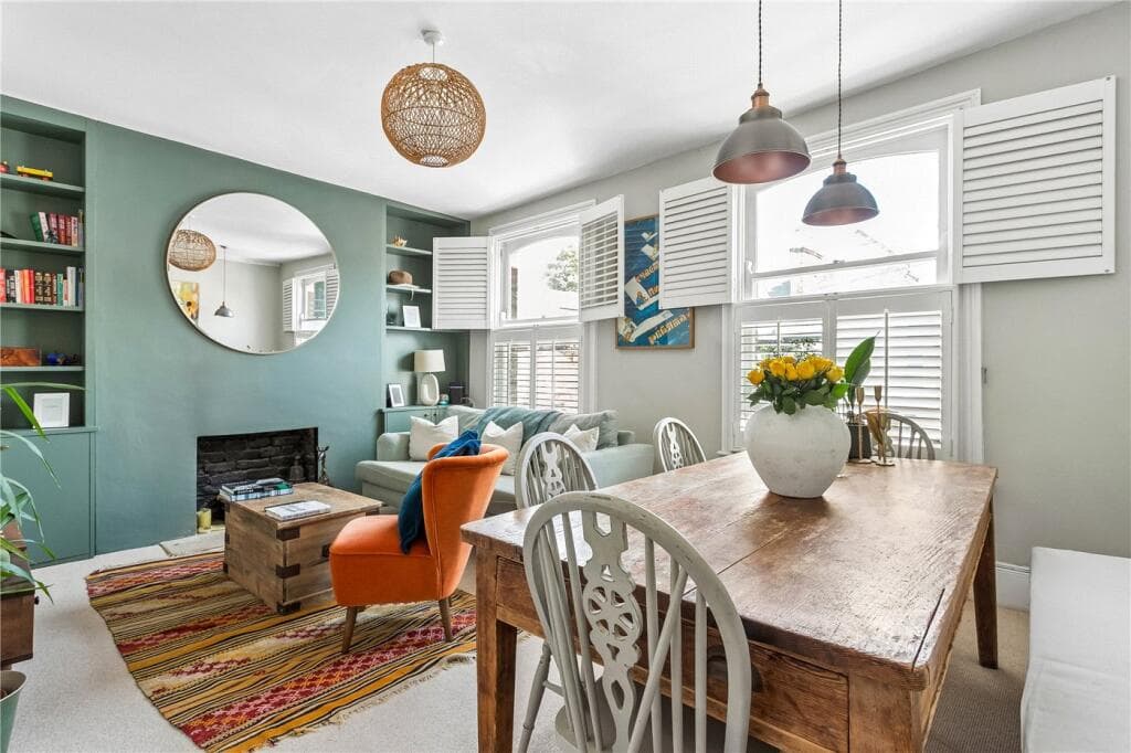 3 bedroom apartment for sale in Brighton Road, London, N16