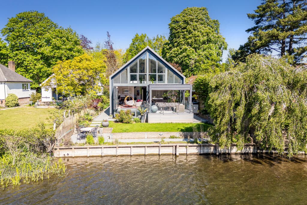 4 bedroom detached house for sale in Mill Road, Marlow, SL7
