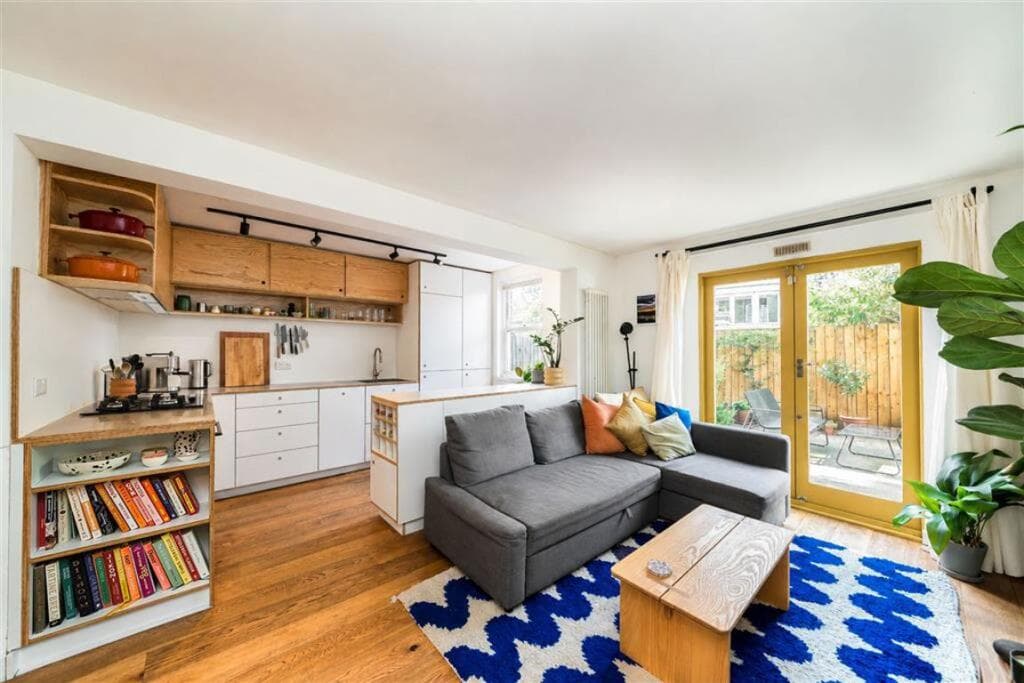 1 bedroom flat for sale in Lewisham Way, New Cross, SE4