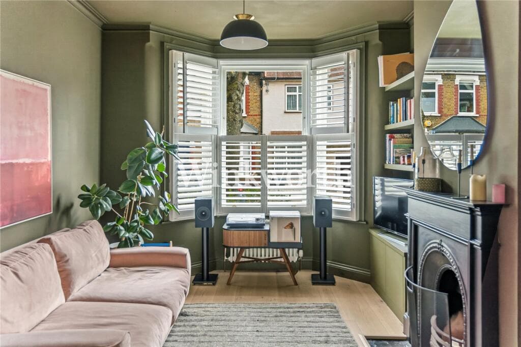 3 bedroom terraced house for sale in Clonmell Road, London, N17