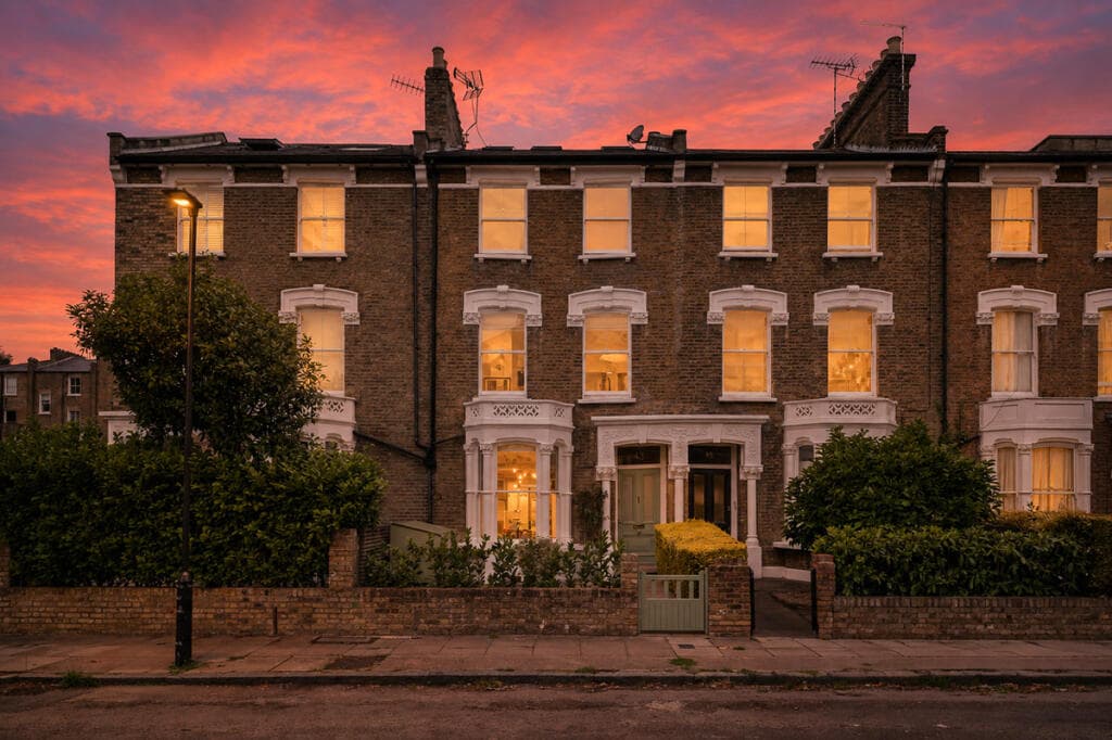 5 bedroom terraced house for sale in Balfour Road, London, N5