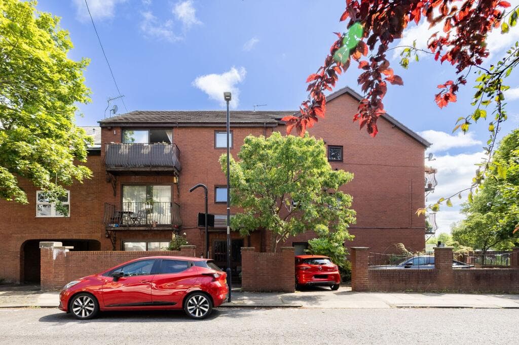 1 bedroom flat for sale in Gowan Terrace, Jesmond, NE2