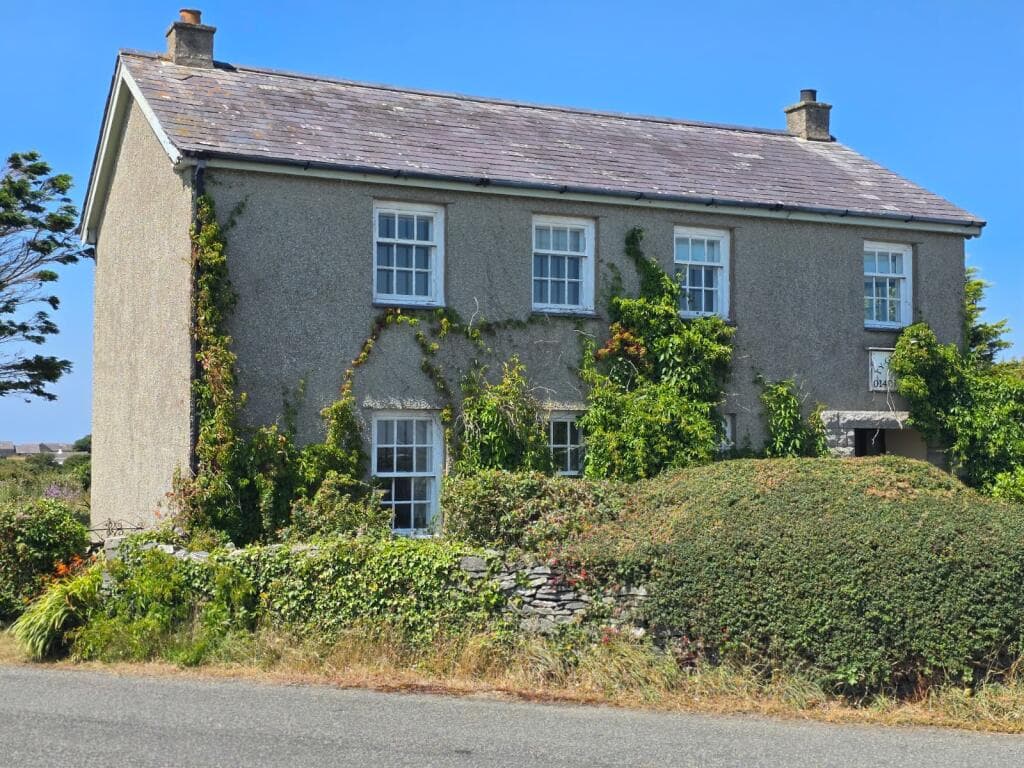 5 bedroom detached house for sale in Ty Gwrthyn, Llanfair Yn Neubwll, LL65 3LD, LL65