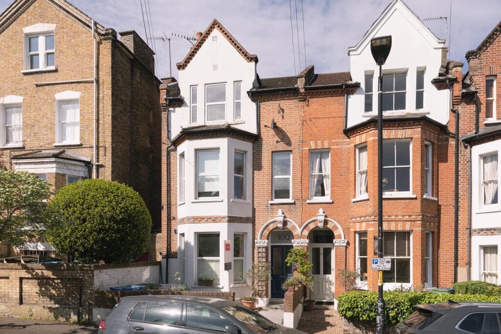 1 bedroom flat for sale in Bushey Hill Road, Camberwell, London, SE5