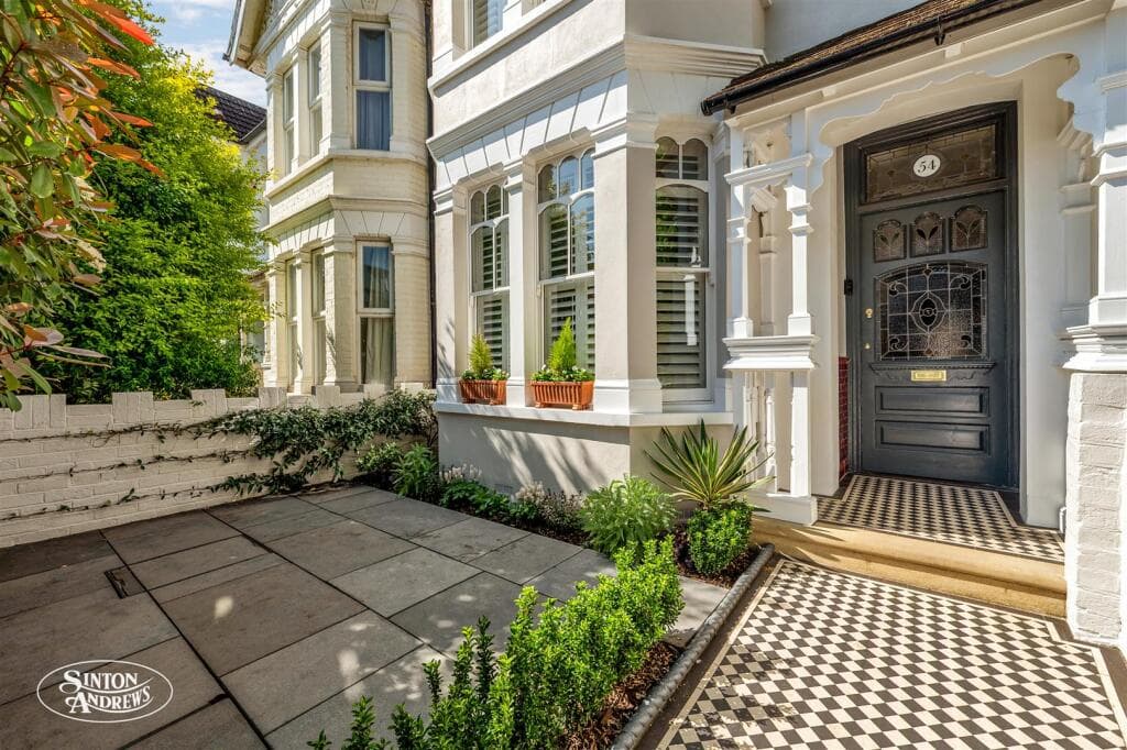 3 bedroom terraced house for sale in St. Kilda Road, West Ealing, W13