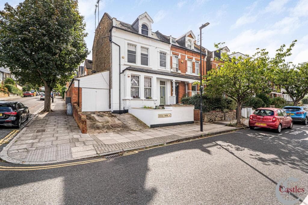 2 bedroom flat for sale in Cecile Park, Crouch End, N8