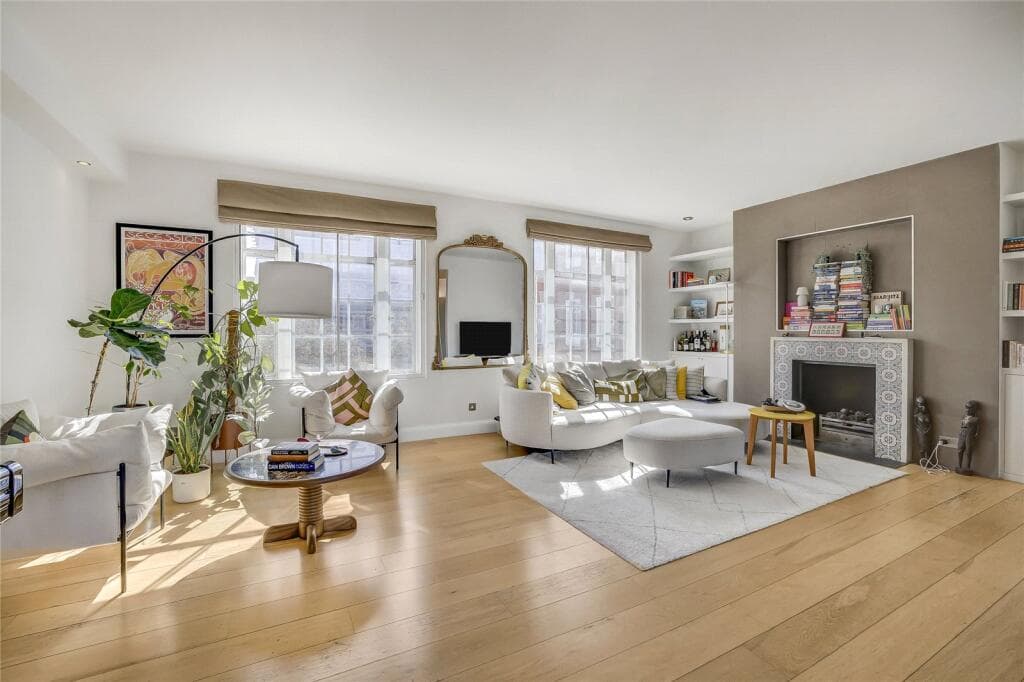 3 bedroom apartment for sale in Phillimore Court, Kensington High Street, London, W8