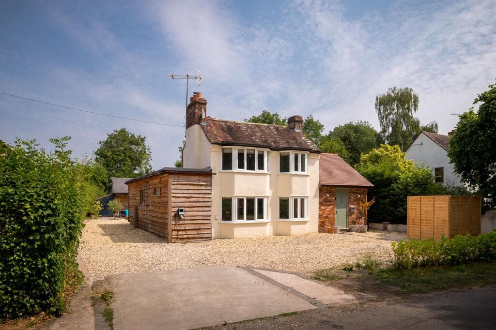 3 bedroom detached house for sale in Hanley Castle, Worcestershire, WR8