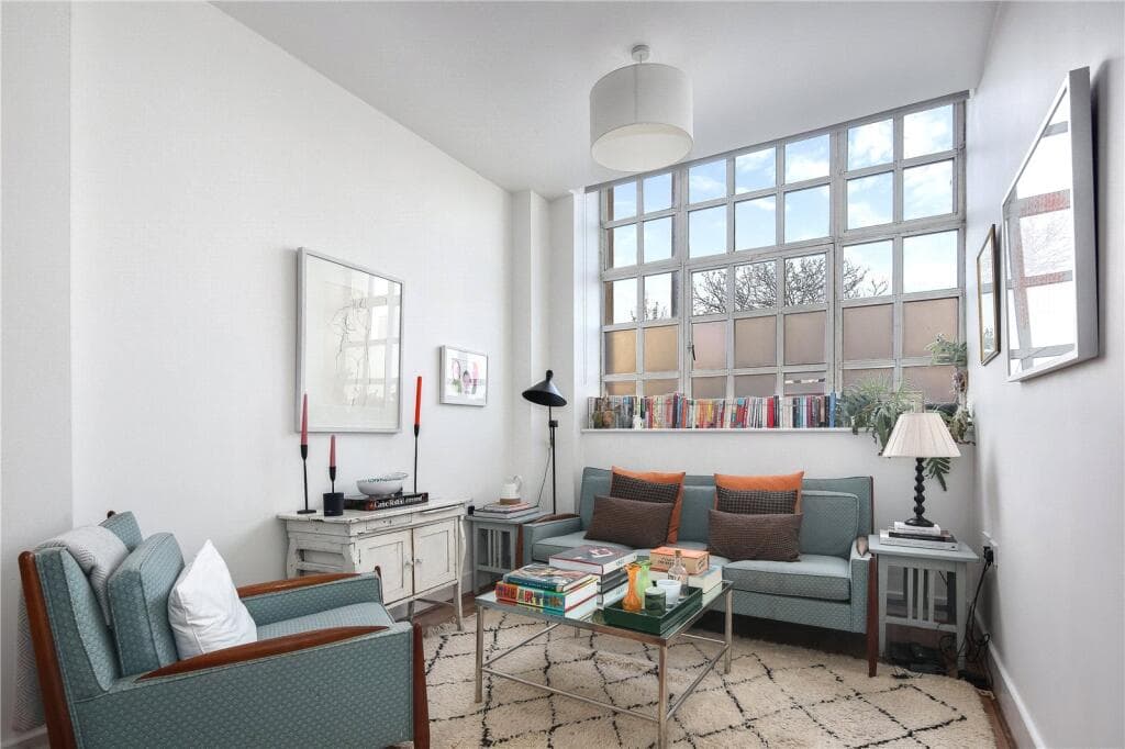 1 bedroom flat for sale in Furrow Lane, Hackney, London, E9