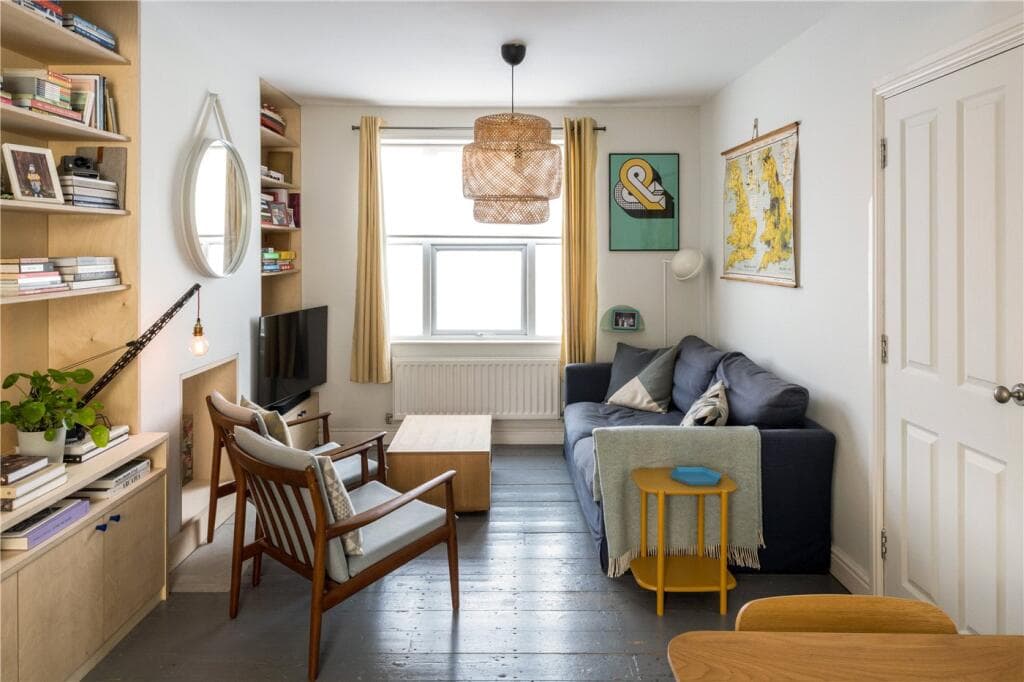 3 bedroom terraced house for sale in Conley Road, London, NW10