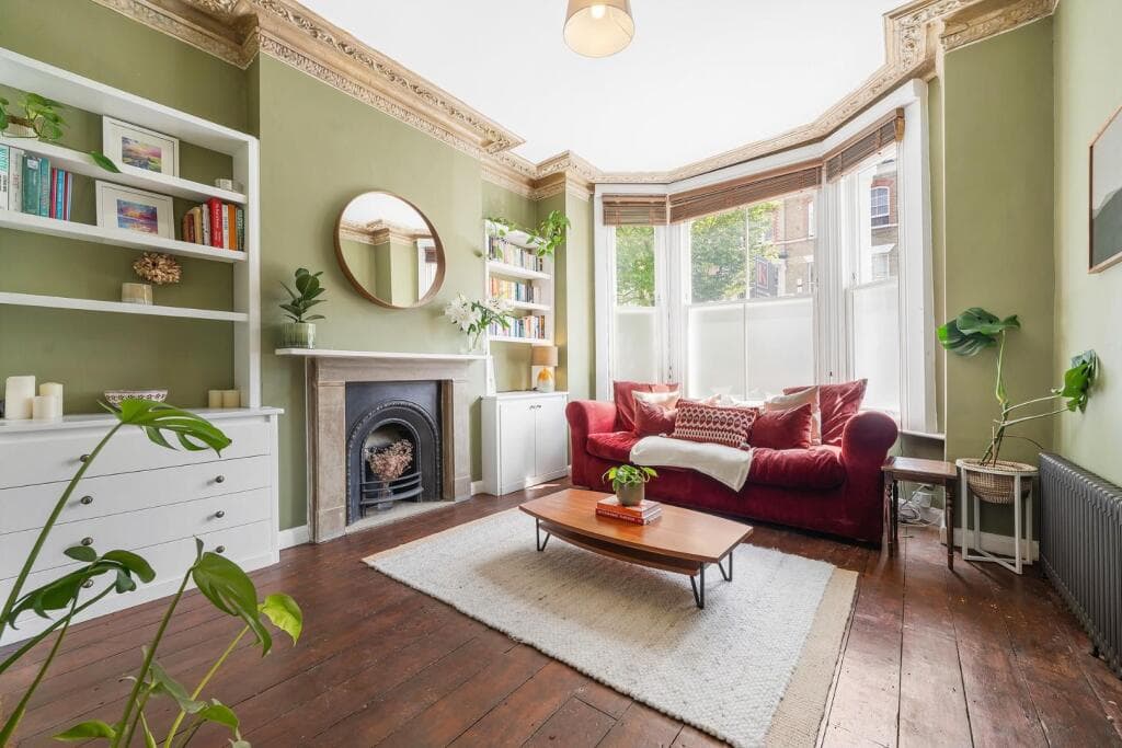 2 bedroom flat for sale in Gateley Road,SW9
