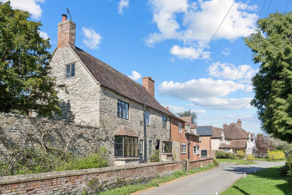 4 bedroom detached house for sale in Manor Farm, Duck Lane, Stratford-upon-avon, CV37