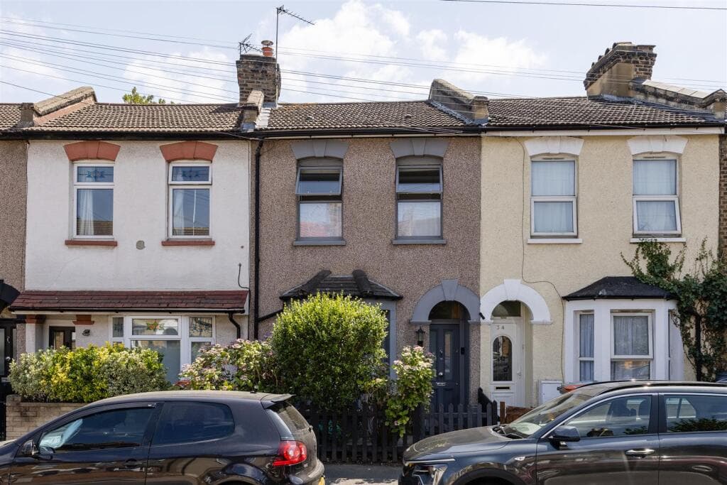 2 bedroom terraced house for sale in Chestnut Avenue, Forest Gate, E7