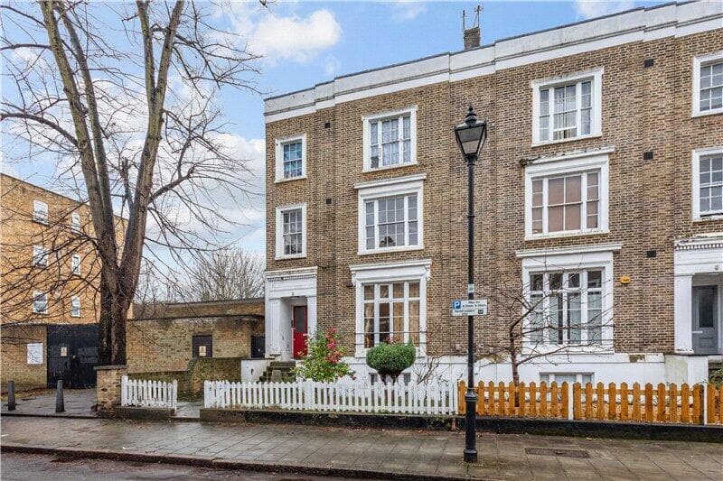 1 bedroom apartment for sale in Groveway, London, SW9