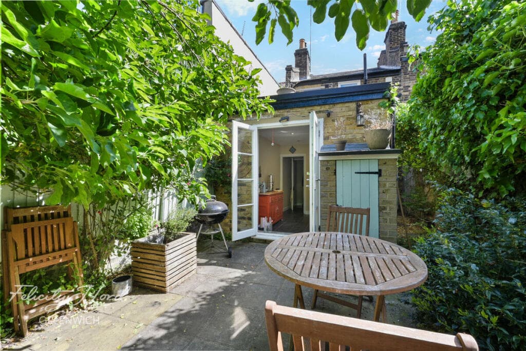 2 bedroom terraced house for sale in Point Hill, Greenwich, SE10