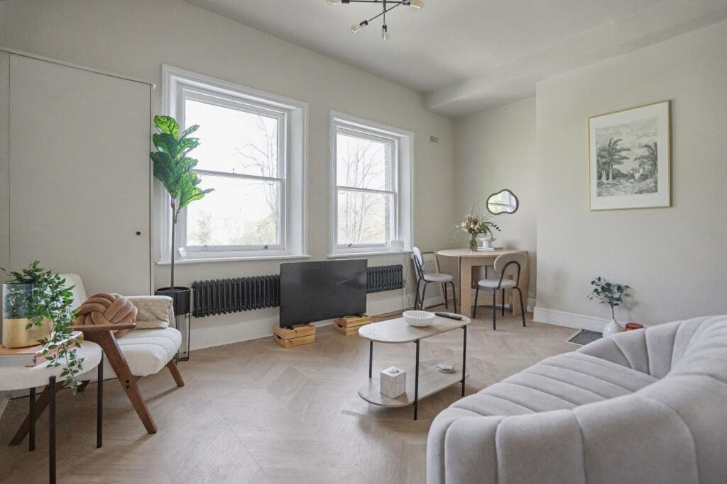 1 bedroom flat for sale in 12c Fox Hill, Crystal Palace, London, SE19 2UU, SE19