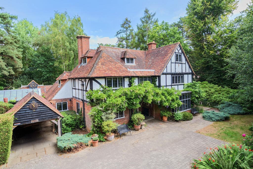 6 bedroom detached house for sale in Hurtmore Road, Godalming, GU7