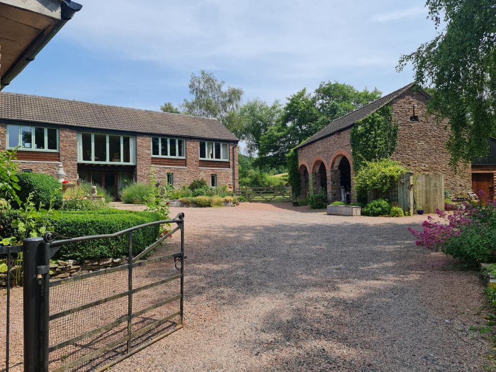 5 bedroom detached house for sale in Wellbrook Road, Peterchurch, Hereford, HR2