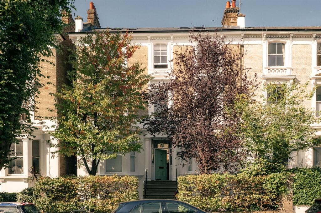 3 bedroom apartment for sale in Cambridge Gardens, North Kensington, London, W10