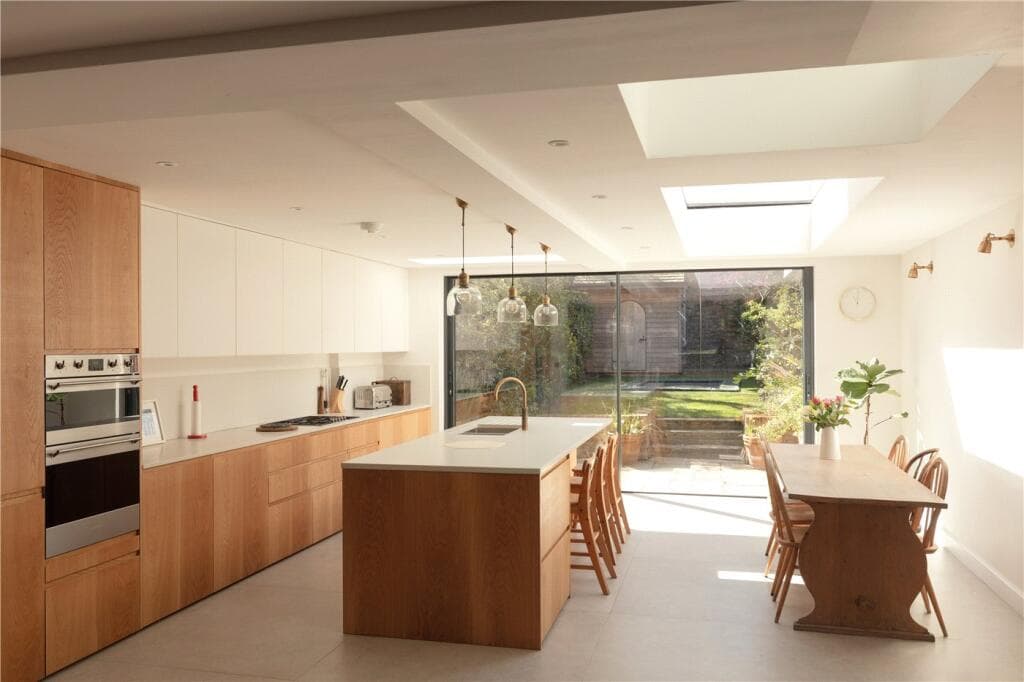 5 bedroom terraced house for sale in Fentiman Road, London, SW8